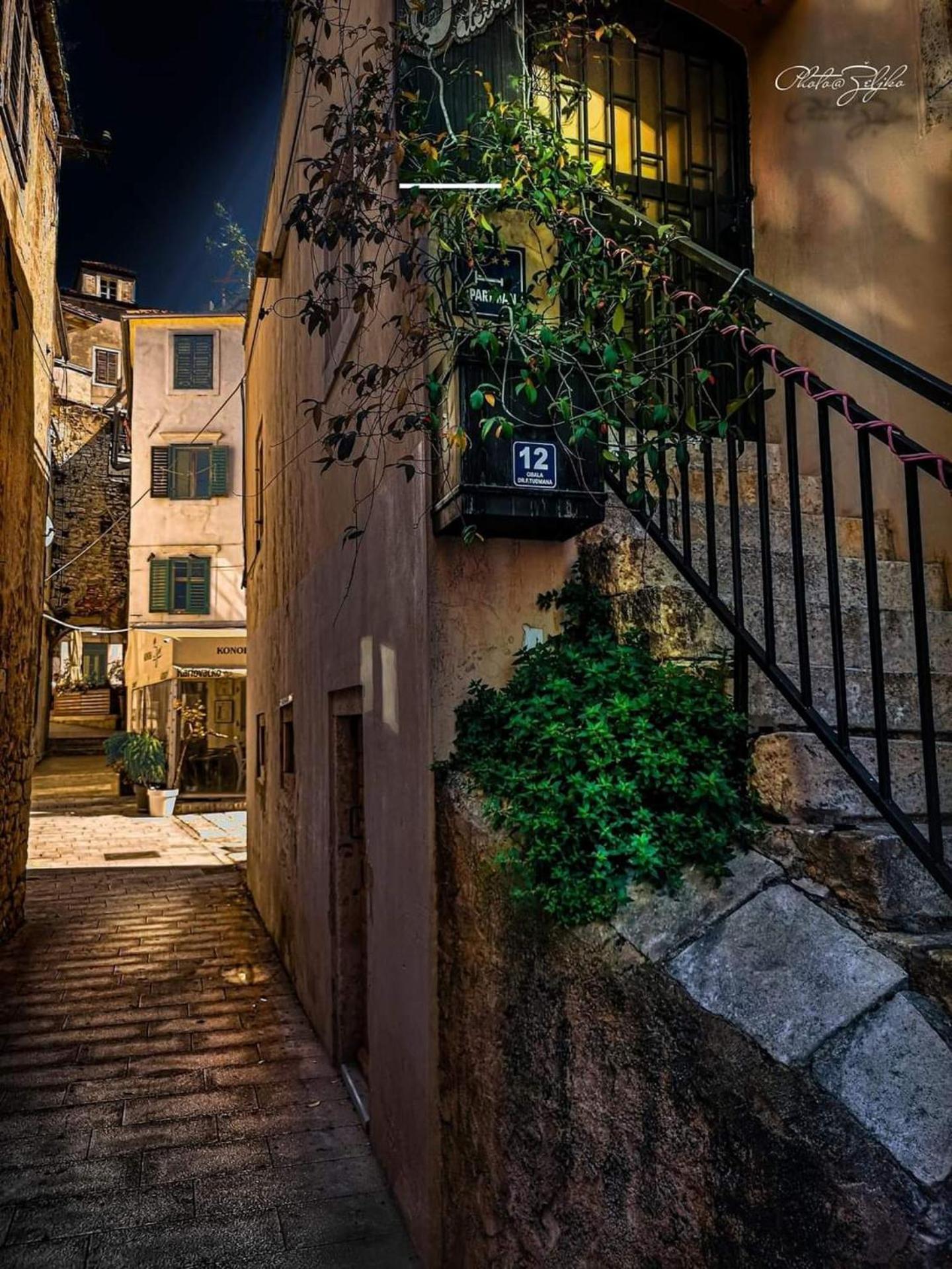 Urban Lights Hideaway - City Center 希贝尼克 外观 照片